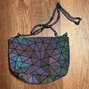 Geometric iridescent purse
